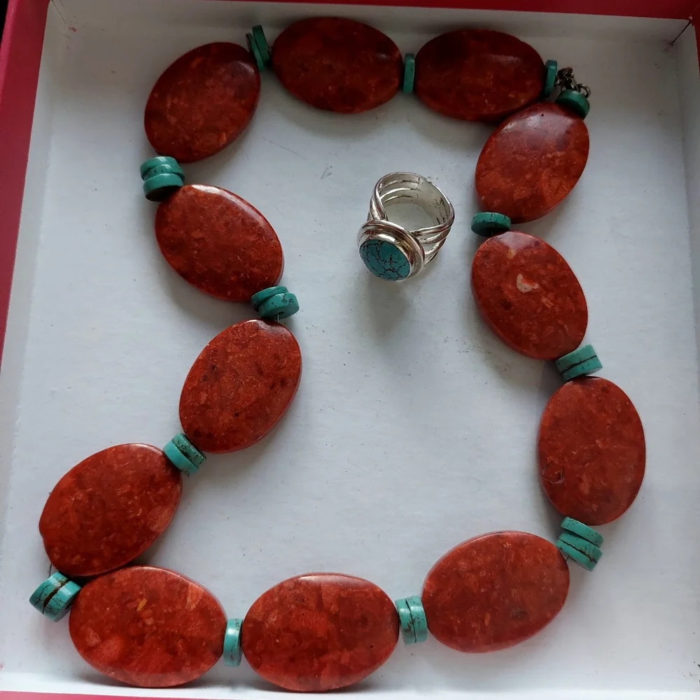 Vintage Turquoise and Graduated Sponge Coral 925 Beaded Necklace & Ring - Picture 13 of 15